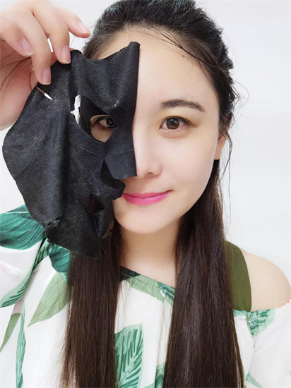 让科技留住美--TT波特嫚白金玻尿酸水感黑面膜