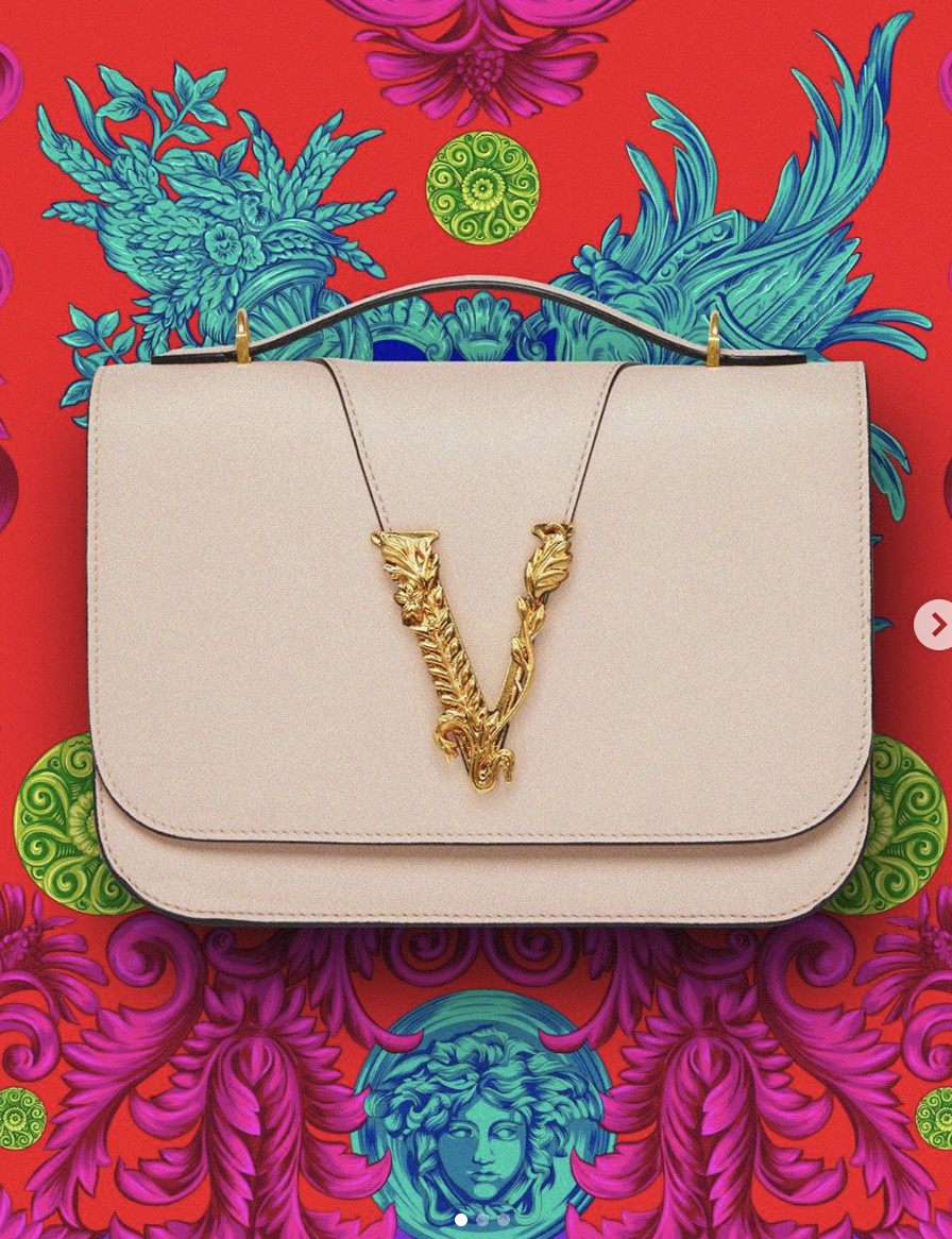 最有气场的方包！Versace “罗马女神V”坠入黑色压纹太勾魂