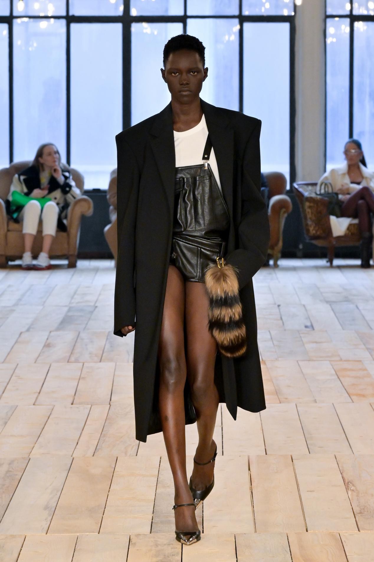 SPORTMAX 2023秋冬系列：华服内外尽显不羁灵魂