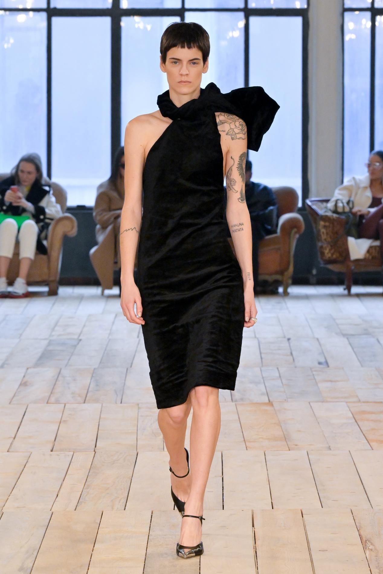 SPORTMAX 2023秋冬系列：华服内外尽显不羁灵魂